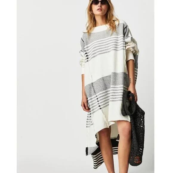 Free People We the Free Off the Shelf Reversible Oversized Maxi Sweatshirt Small - Picture 2 of 10